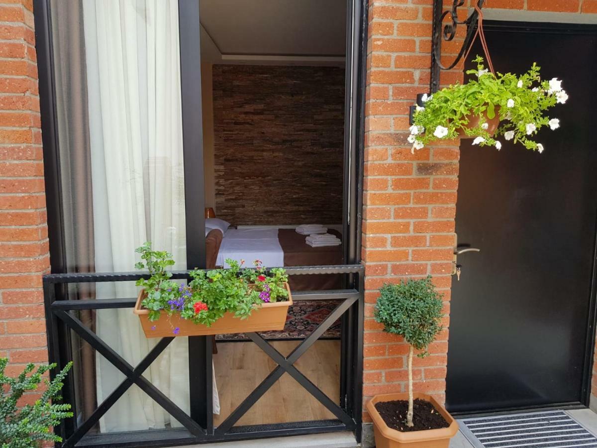 Apart Hotel Avlabari Yard 第比利斯 外观 照片