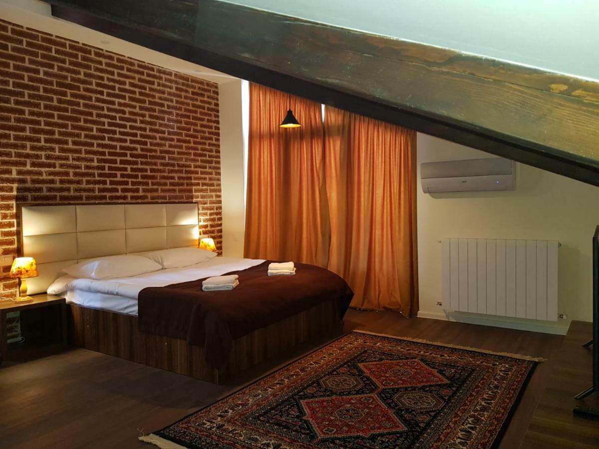Apart Hotel Avlabari Yard 第比利斯 外观 照片